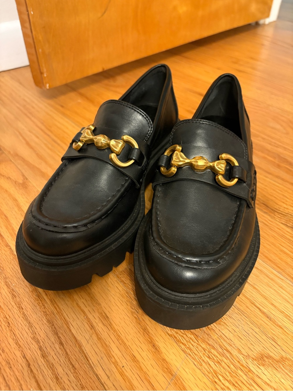 ASOS DESIGN Milan chunky chain detail loafers in black